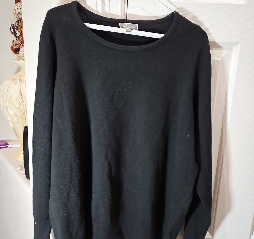 JM Collection Black Crew Neck Sweater